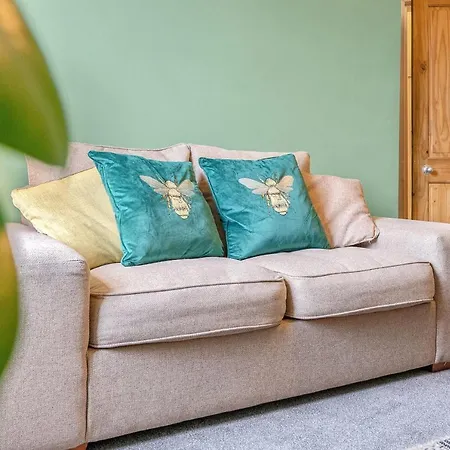 Bright And Quiet Appartement