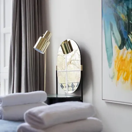 Magnificent Georgian 3-bedroom In New Town Edinburgh