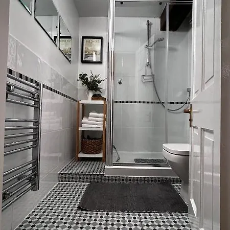 The Cooperage No 6, The Shore Edinburg