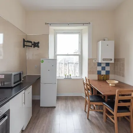 게스트하우스 Spacious Ensuite In City Centre - Excellent Location