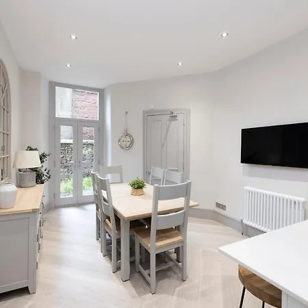 Appartement Stylish 3-bedroom Getaway *