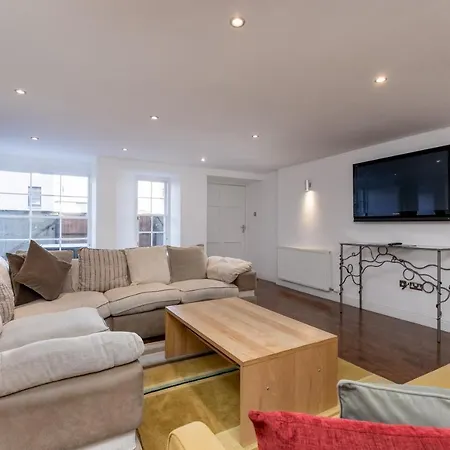 York Place By Destination Διαμέρισμα *