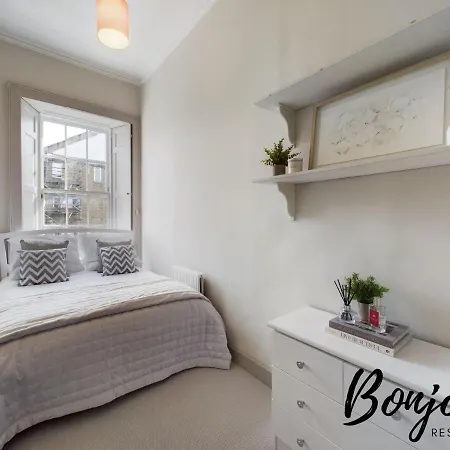 Montaigne - 2 Br-1ba In Stockbridge By Bonjour Residences 爱丁堡