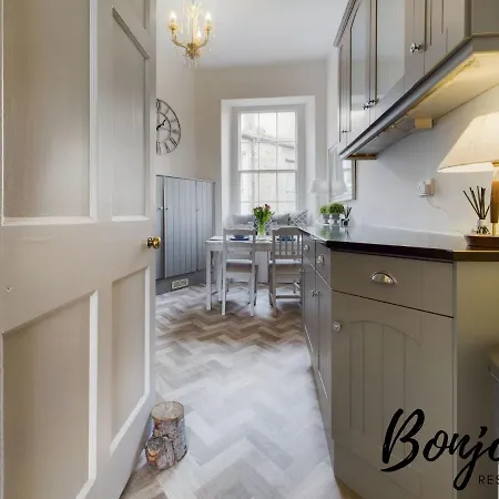 Montaigne - 2 Br-1ba In Stockbridge By Bonjour Residences 公寓 爱丁堡