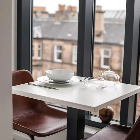 For Students Only - Mcdonald Road In 公寓 *