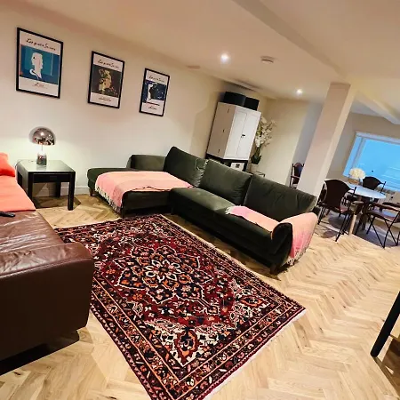 Wm Garden * إدنبرة