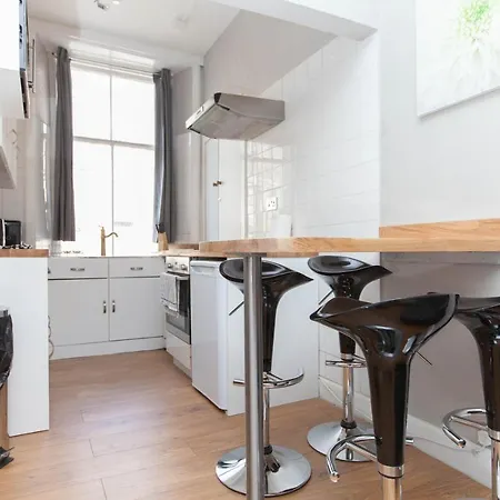 아파트 Bright & Homely Centre Near Holyrood