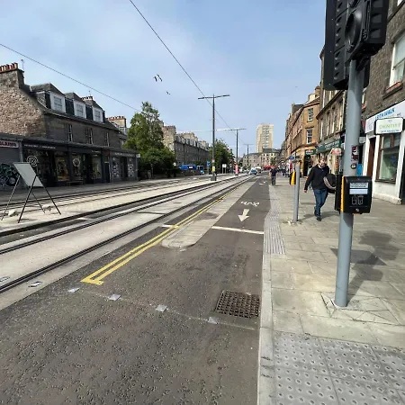 Апартаменты Convenient 3br Flat On Leith Walk *