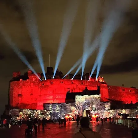 Royal Mile Apt, Just 1 Min From Castle! アパート *