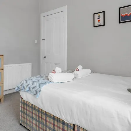 Cheerful Stays: 2 Bedroom Sleeps 6 Edynburg