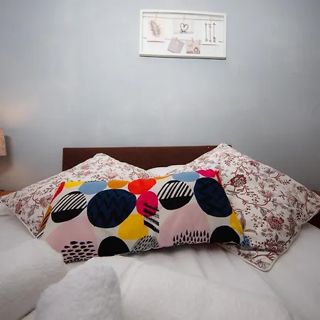 Cozy 2 Bedroom By Leith Water/ Ocean Apartment Edinburgh