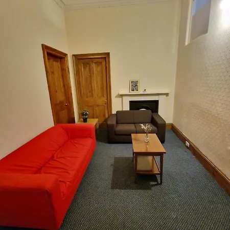 Massive 5bed 2bath Flat Available For Fringe Festival Lägenhet Edinburg