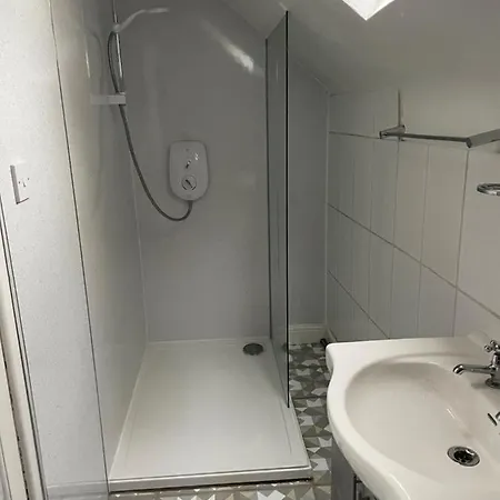 1 Bed Flat At Drum Street