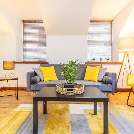 Central-2 Bed-private Entrance *