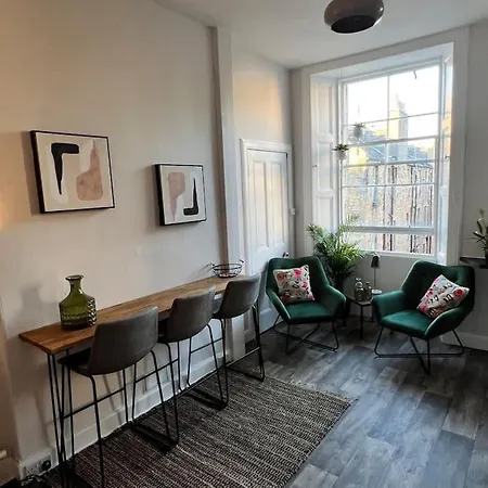 Luxury 3 Bed Flat In * Edinburgh