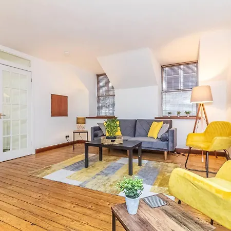 Central-2 Bed-private Entrance *