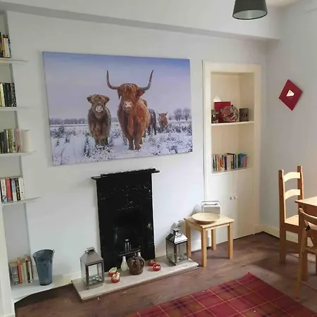 Apartman Caledonian - Charming 1 Bed Flat *