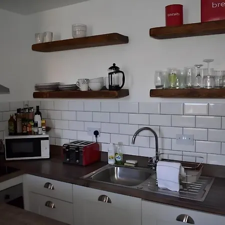 Edina Place -lovely Central One Bedroom