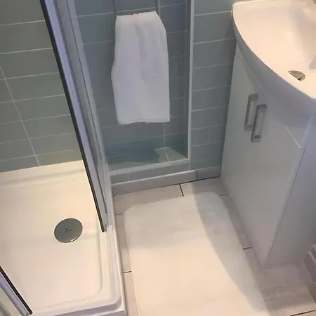 Edina Place -lovely Central One Bedroom