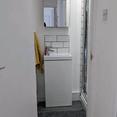 Private With Terrace And Free Parking Privatunterkunft *