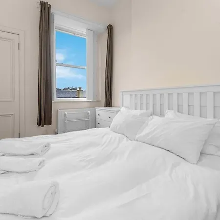 Bright And Spacious Flat Overlooking The Meadows Lejlighed *