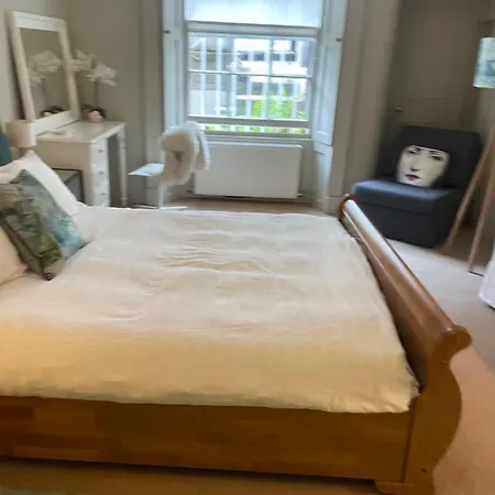Chic 2b Centre Flat & Patio , Close To Castle