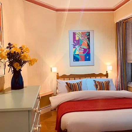 Royal Mile Apt, Just 1 Min From Castle! エディンバラ
