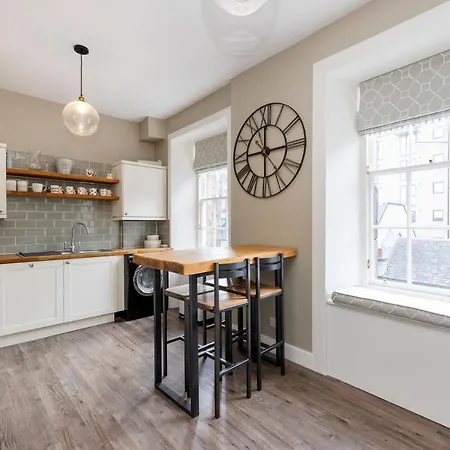 Apartment Elegant 2-bedroom In Centre Edinburgh