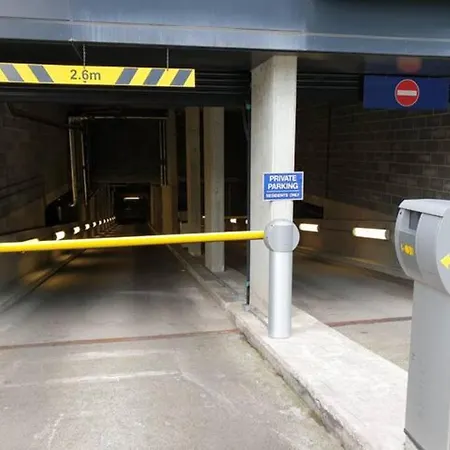 The Simpson - Luxury 2 Bed - Private Parking דירה *