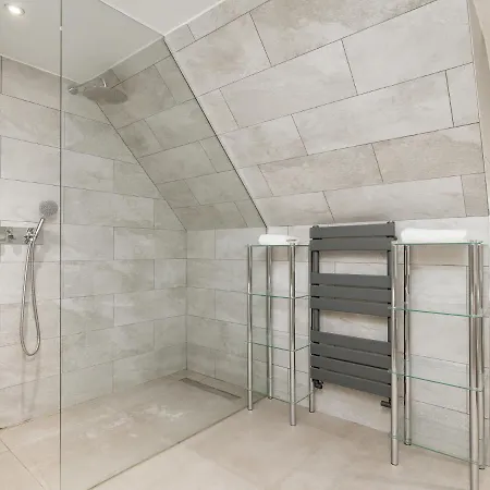 Apartment Historic Ramsay Garden Apt With Balcony Views - Pass The Keys