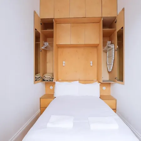 Lägenhet Contemporary 1bd Flat Wview Of Castle!