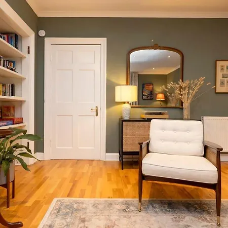 Spacious 2 Bedroom Gem & Garden Edimburgo