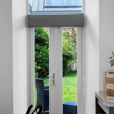 Clichy Ground Floor 1br-1 Ba, Shared Garden Access By Bonjour Residences Daire
