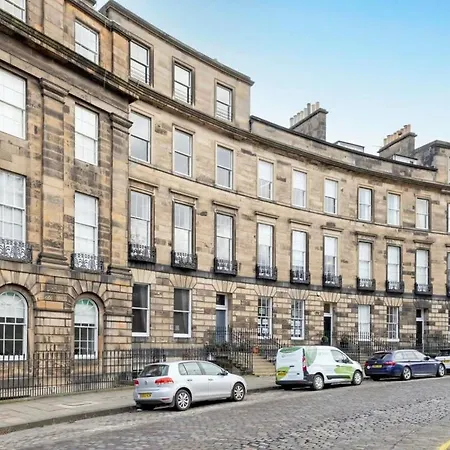 Appartamento Spacious 2 Bedroom Gem & Garden Edimburgo