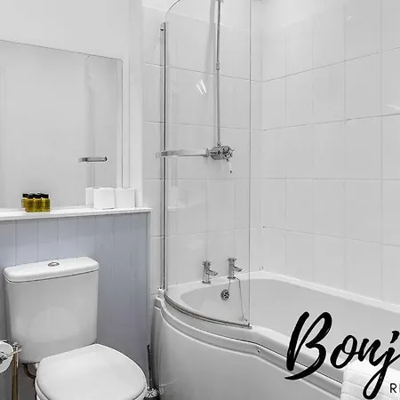 Clichy Ground Floor 1br-1 Ba, Shared Garden Access By Bonjour Residences Daire Edinburgh