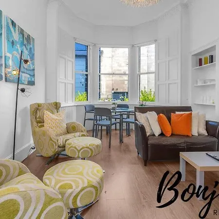Clichy Ground Floor 1br-1 Ba, Shared Garden Access By Bonjour Residences Daire *