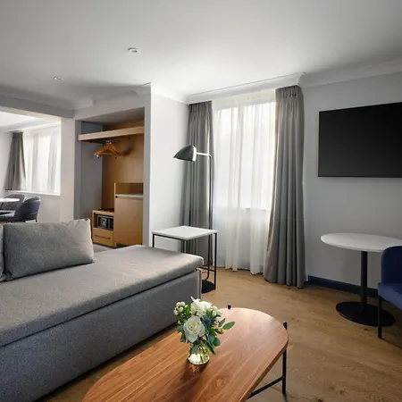 Hotel Marriott Holyrood 4*