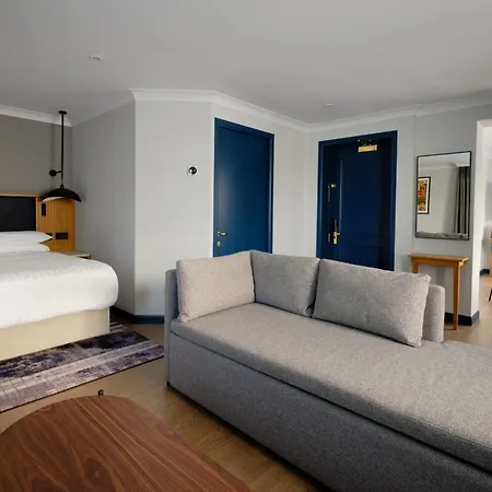 Marriott Holyrood 4* Edinburgh