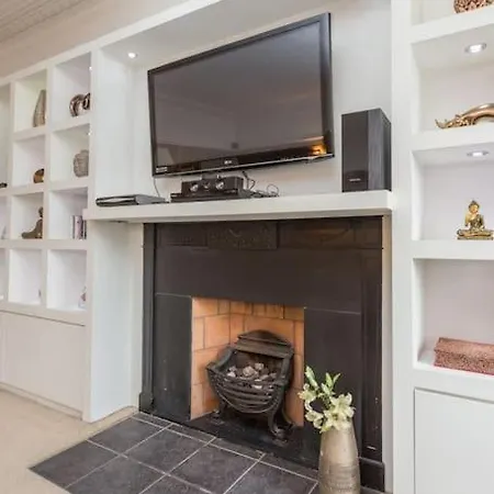 Prime Centre - 4 Bed Penthouse *