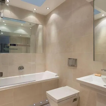 Prime Centre - 4 Bed Penthouse * Edinburgh