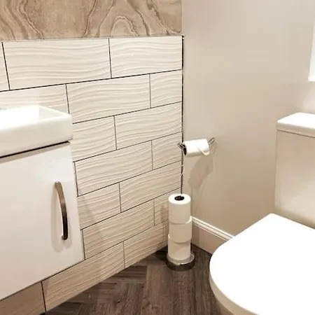 Montgomery Lovely 3 Bedroom With Private Garden In Centre