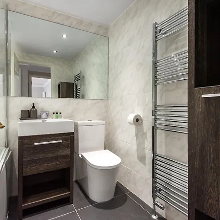 Cosy Roseburn Apartment, - 2 Bedrooms, Free Parking *