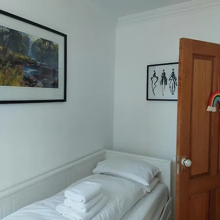 Portobello Charming Seaside 3-br Apartmán *