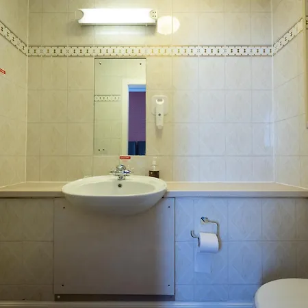 Bed & Breakfast Hampton By Greene King 3*
