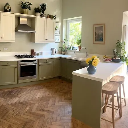 Charming Victorian Riverside Near Centre * Edinburg