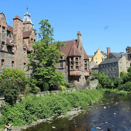 Semesterbostad Charming Victorian Riverside Near Centre