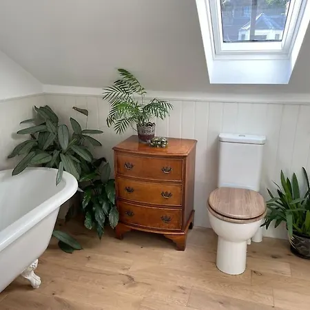 Charming Victorian Riverside Near Centre * Edinburg