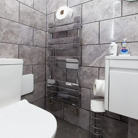 Luxe Arthurs Seat View Townhouse With Hot Tub Апартаменты Эдинбург