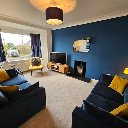 Nyaraló Kaimes Kip: Stylish Five Bedroom