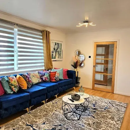 Apartment 3 Bed House With 6 Beds By Sensational *